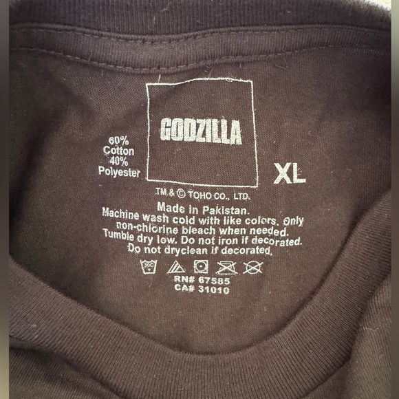 Godzilla Adult T-Shirt New. - Picture 4 of 8
